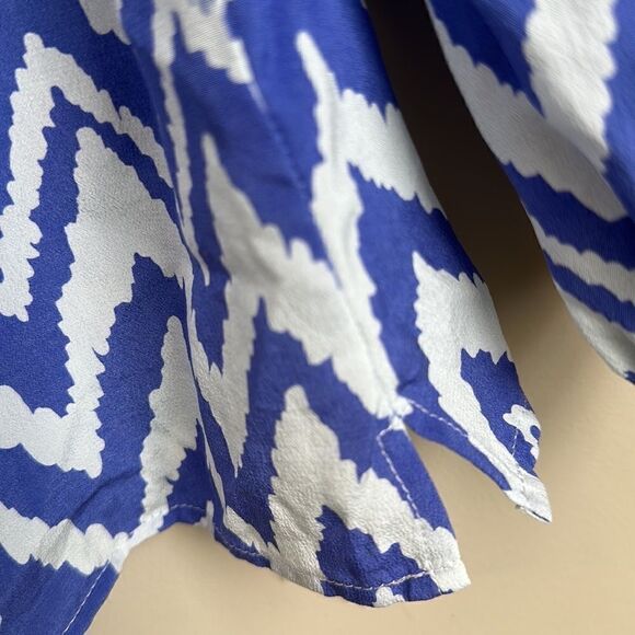 Lilly Pulitzer 100% Silk Blue White Chevron Elsa Blouse XS - Picture 6 of 8